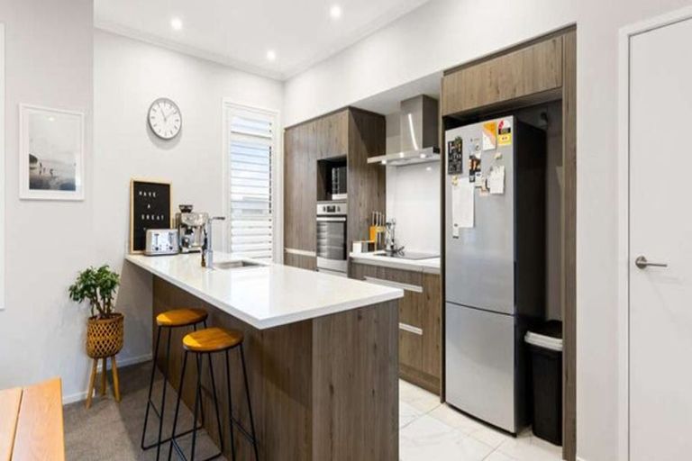 Photo of property in 83e Hobsonville Point Road, Hobsonville, Auckland, 0616