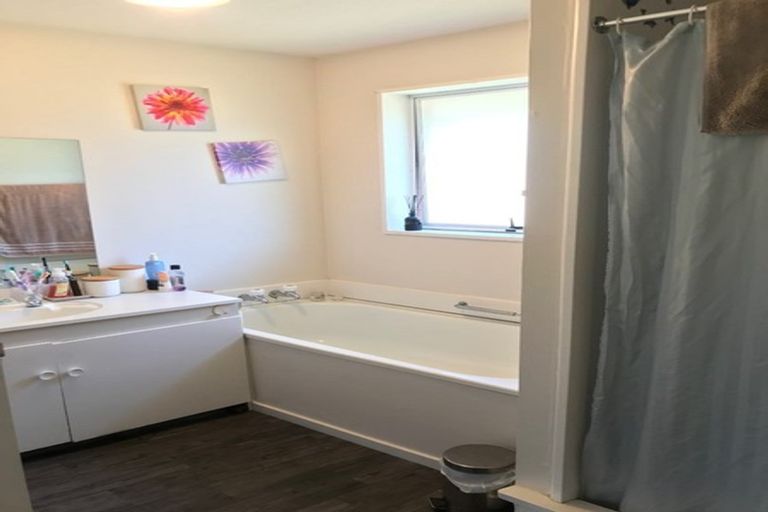 Photo of property in 76 Cornwall Street, St Albans, Christchurch, 8014