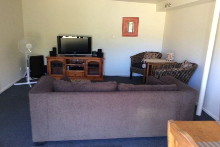 Photo of property in 27 Pukeko Place, Westshore, Napier, 4110