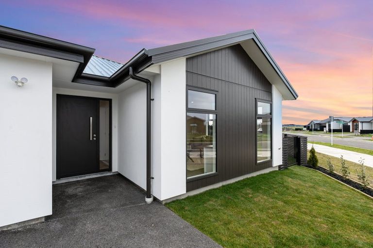 Photo of property in 35 Mcgarry Drive, Kaiapoi, 7630