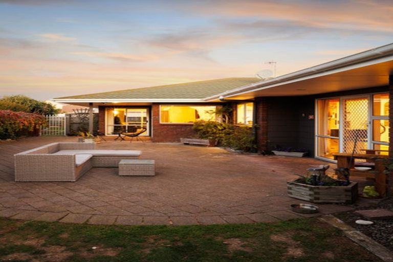 Photo of property in 54 Pencarrow Street, Highbury, Palmerston North, 4412