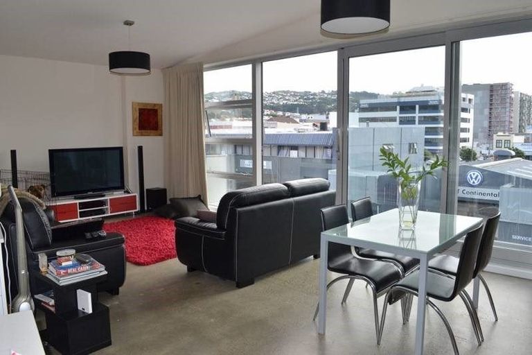Photo of property in 25u1 Home Street, Mount Victoria, Wellington, 6011