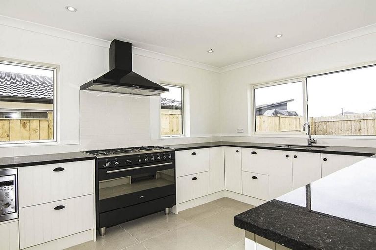 Photo of property in 49 Northolt Road, Fairview Downs, Hamilton, 3214