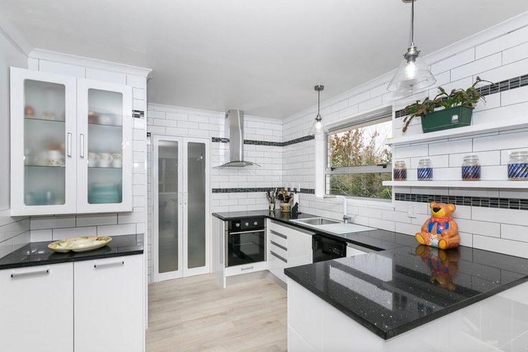 Photo of property in 21 Brookbank Place, Glenview, Hamilton, 3206