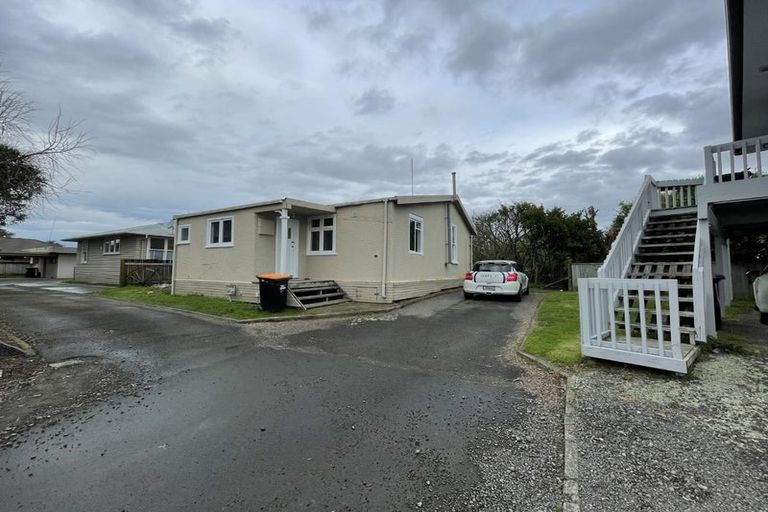 Photo of property in 23 Perrin Place, Kelvin Grove, Palmerston North, 4414