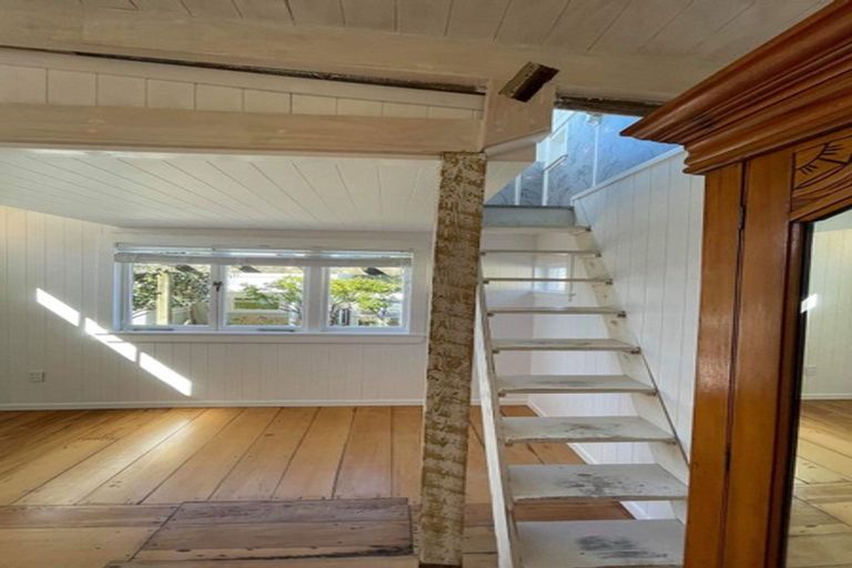Photo of property in 56 Rewi Street, Torbay, Auckland, 0630