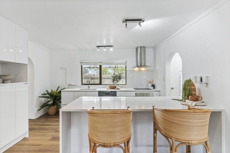 Photo of property in 17 Nukumea Common, Orewa, 0931