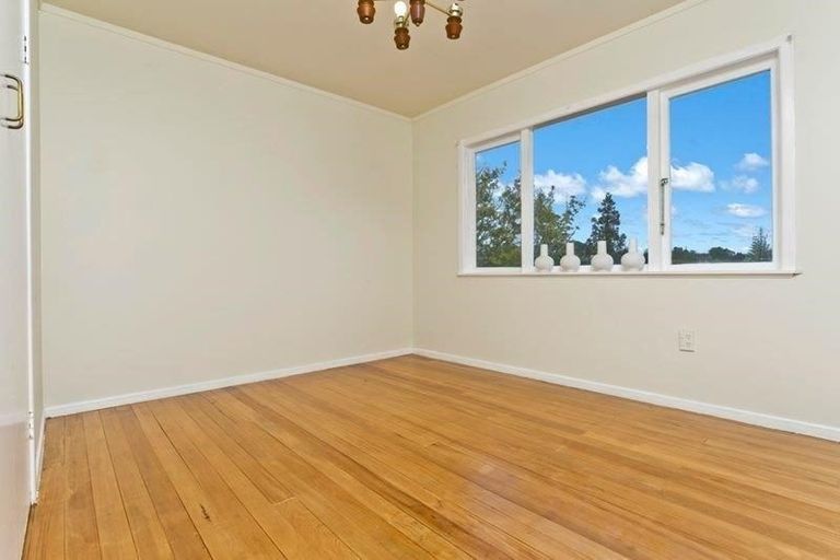 Photo of property in 31 Lanigan Street, Birkdale, Auckland, 0626