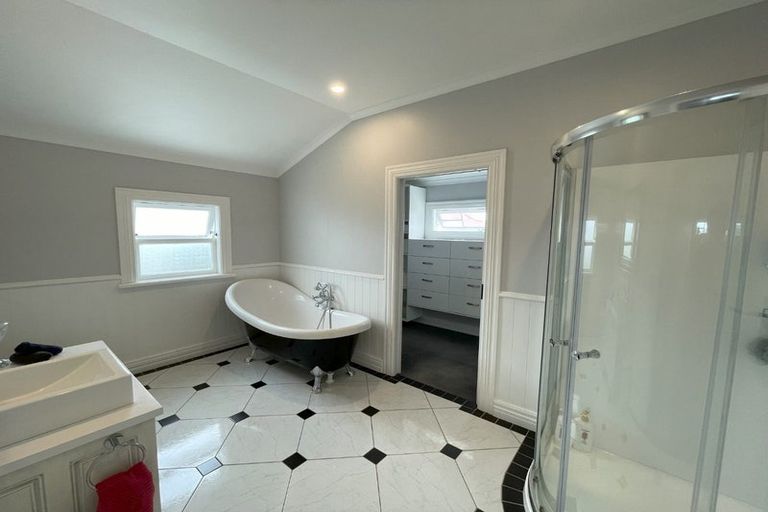 Photo of property in 11 Colenso Avenue, Hospital Hill, Napier, 4110