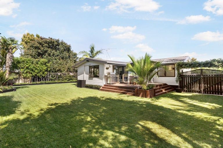 Photo of property in 68a Wellington Street, Howick, Auckland, 2014
