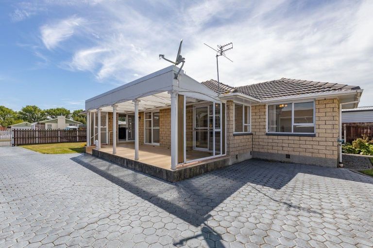 Photo of property in 37 Frensham Crescent, Woolston, Christchurch, 8062
