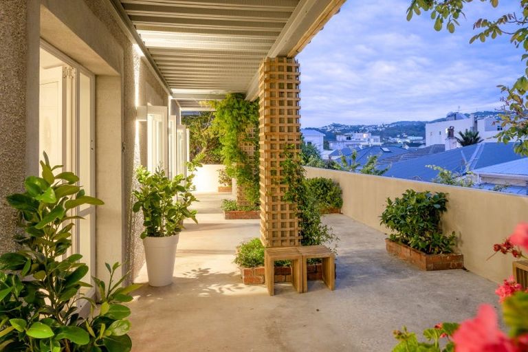 Photo of property in Hamilton Flats, 9u1 Hawker Street, Mount Victoria, Wellington, 6011