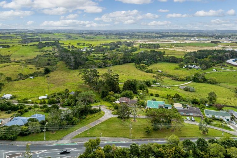 Photo of property in 460 Don Buck Road, Massey, Auckland, 0614