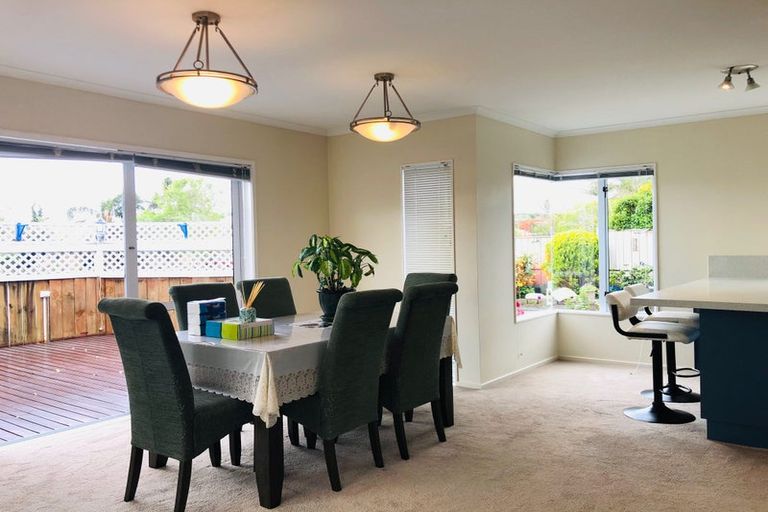 Photo of property in 12 Naul Place, East Tamaki Heights, Auckland, 2016