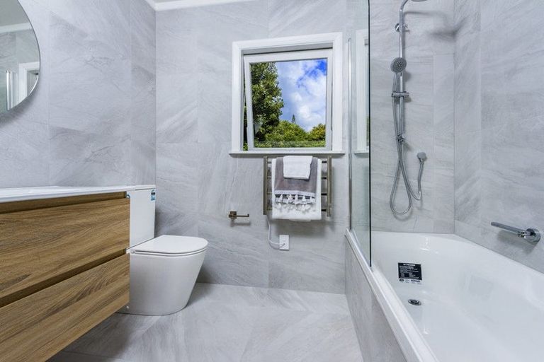 Photo of property in 36 Paramu Avenue, Birkdale, Auckland, 0626