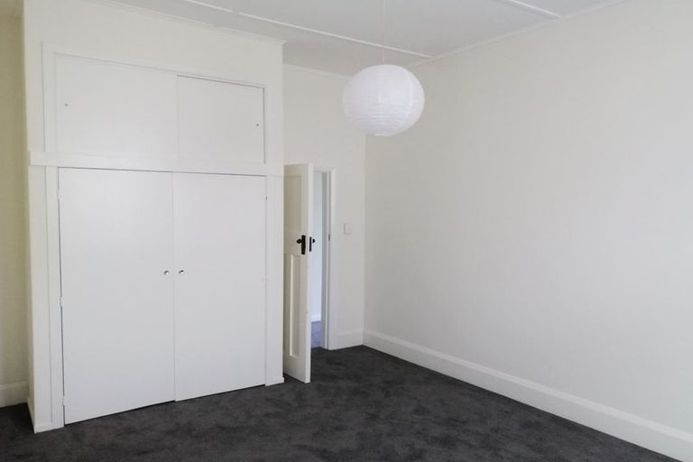 Photo of property in 123 Onepu Road, Lyall Bay, Wellington, 6022
