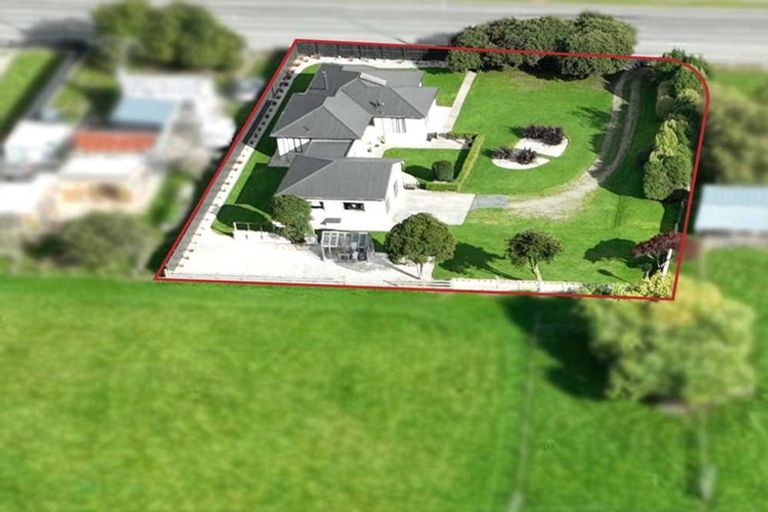 Photo of property in 101 Seaward Road, Edendale, 9825