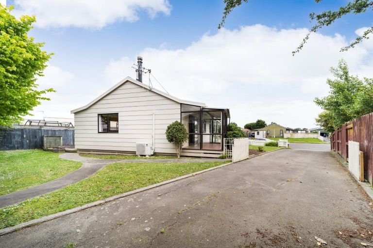 Photo of property in 14 Gladys Place, Kelvin Grove, Palmerston North, 4414
