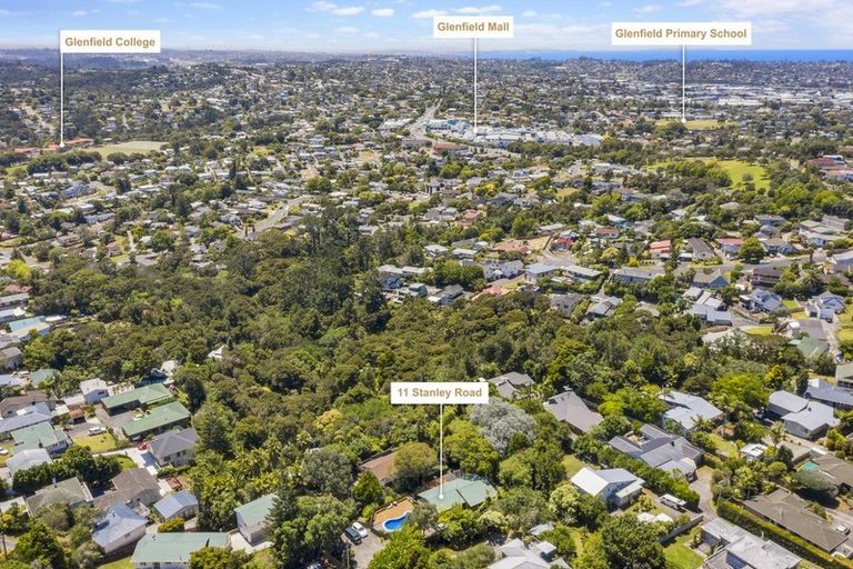Photo of property in 11 Stanley Road, Glenfield, Auckland, 0629
