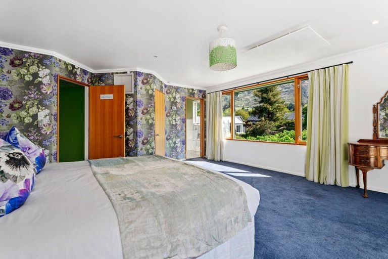 Photo of property in 2c Macandrew Lane, Wanaka, 9305