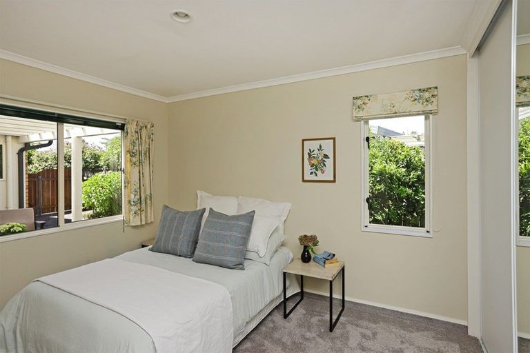 Photo of property in 6 Brompton Drive, Taradale, Napier, 4112