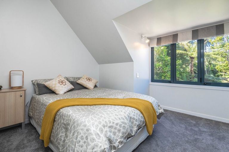 Photo of property in 17a Simla Crescent, Khandallah, Wellington, 6035