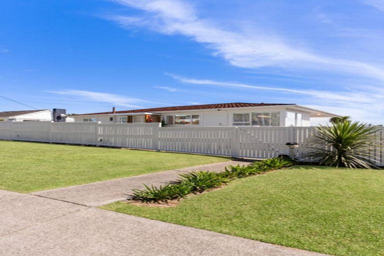 Photo of property in 1/10 Raines Avenue, Forrest Hill, Auckland, 0620