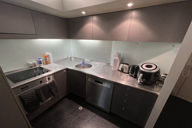 Photo of property in Gerondis Bldg Apartments, 201/60 Willis Street, Wellington Central, Wellington, 6011
