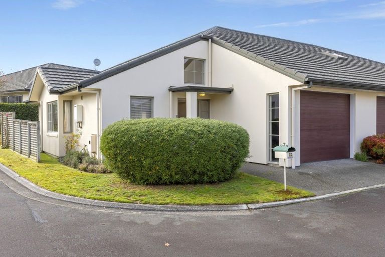 Photo of property in 35 Lakeridge Close, Rangatira Park, Taupo, 3330