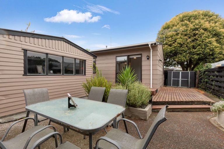 Photo of property in 76a Rugby Street, Awapuni, Palmerston North, 4412