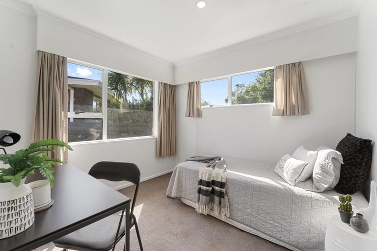 Photo of property in 3 Palliser Place, Milson, Palmerston North, 4414