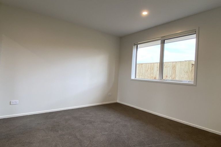 Photo of property in 5 Maraeariki Avenue, Orewa, 0931