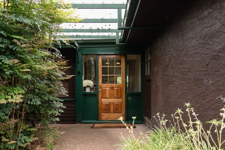 Photo of property in 137 Hinemoa Street, Birkenhead, Auckland, 0626