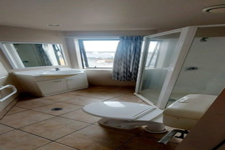 Photo of property in 4m/10 Crown Lynn Place, New Lynn, Auckland, 0600