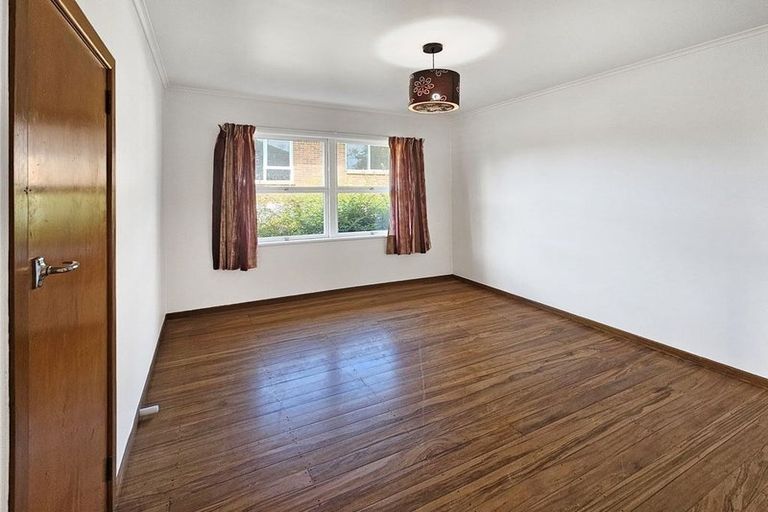 Photo of property in 7 West Coast Road, Glen Eden, Auckland, 0602