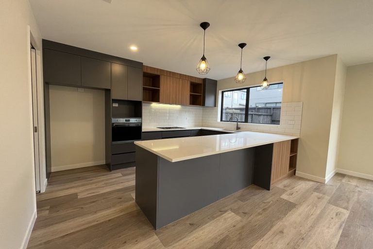 Photo of property in 13 Babos Avenue, Kumeu, 0810
