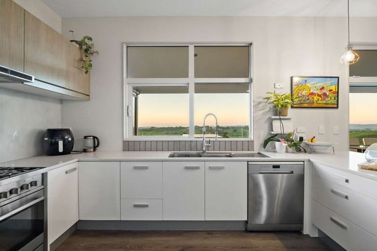 Photo of property in 25 Medhurst Road, Bombay, 2675