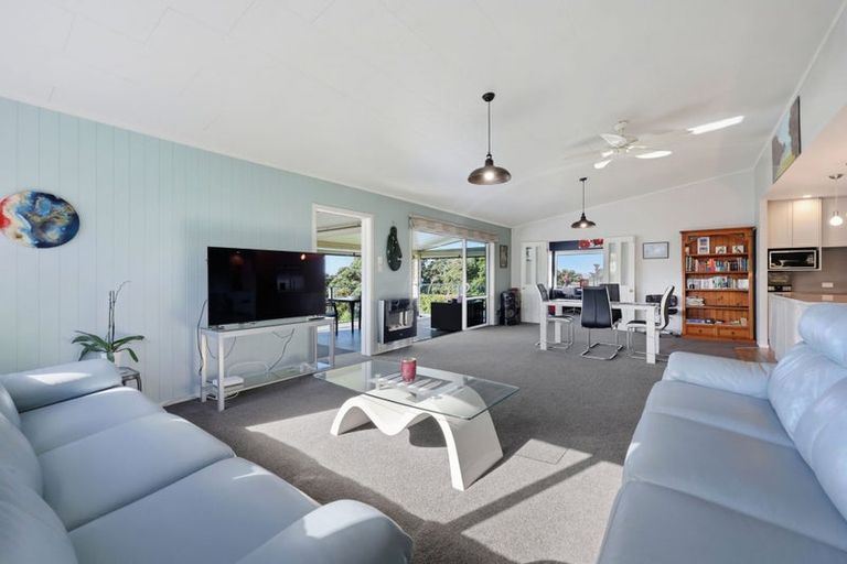 Photo of property in 49 Torkar Road, Clarks Beach, 2122