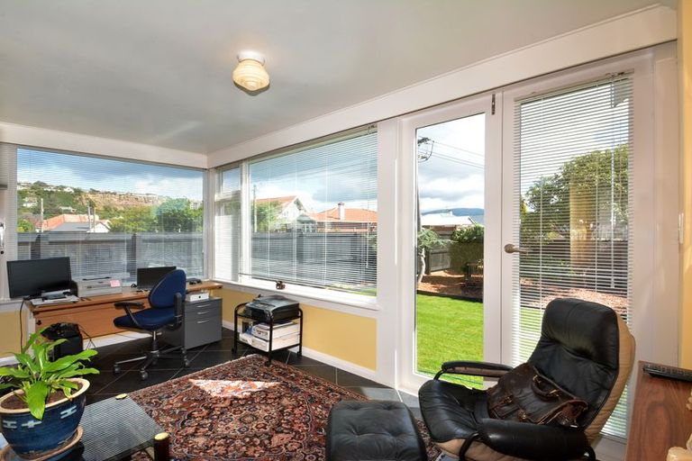 Photo of property in 85 Hargest Crescent, Saint Clair, Dunedin, 9012