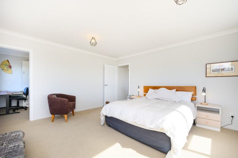 Photo of property in 17 Marine Parade South, Foxton Beach, Foxton, 4815