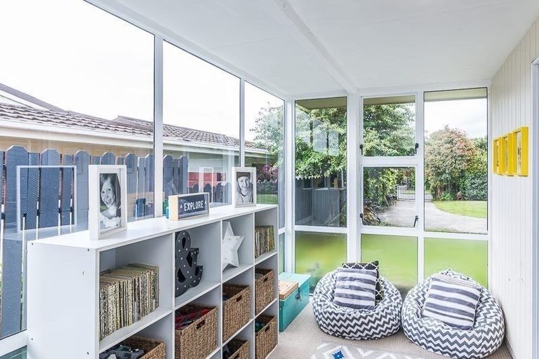 Photo of property in 27 Rewarewa Crescent, Waikanae, 5036