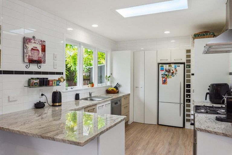 Photo of property in 20 Leybourne Avenue, Waikanae, 5036