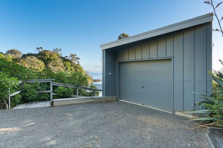 Photo of property in 350 Mcauslin Road, Whananaki, Hikurangi, 0181