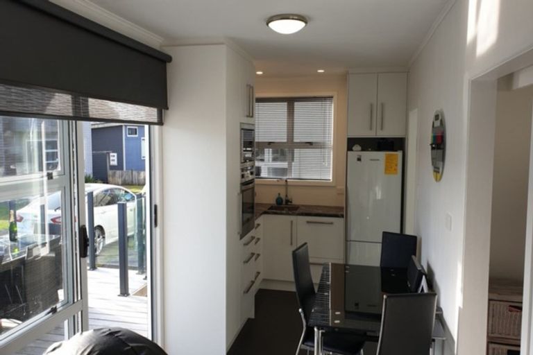 Photo of property in 114 Sixth Avenue, Urenui, 4377