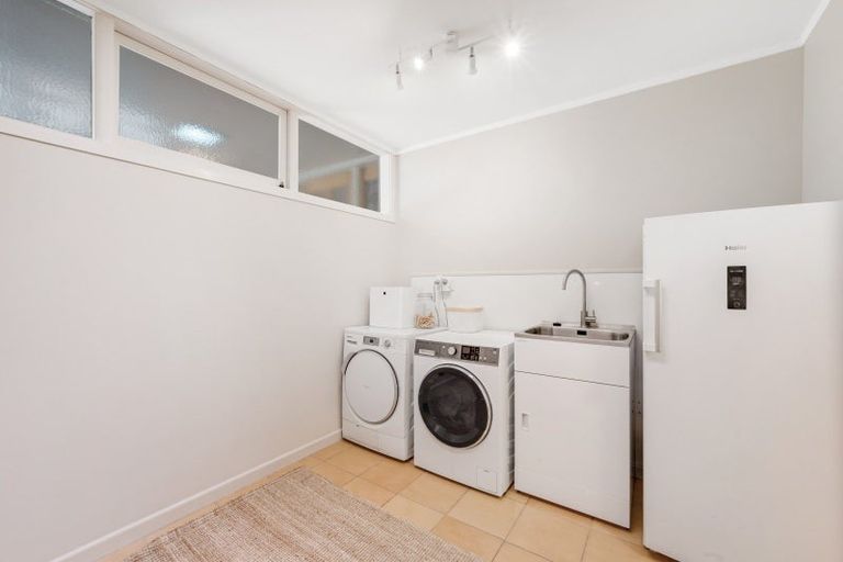 Photo of property in 188 Mellons Bay Road, Mellons Bay, Auckland, 2014