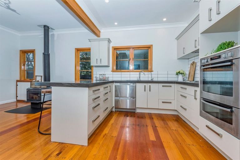 Photo of property in 15 Edward Street, Riverhead, 0820