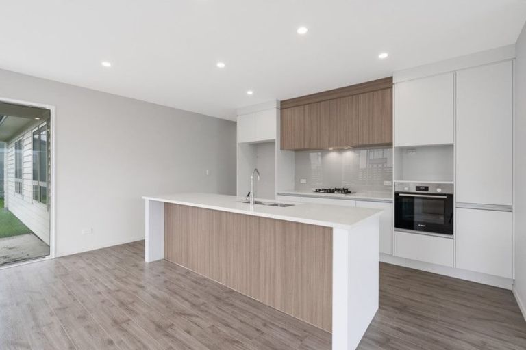 Photo of property in 8 Wairepo Street, Takanini, 2112