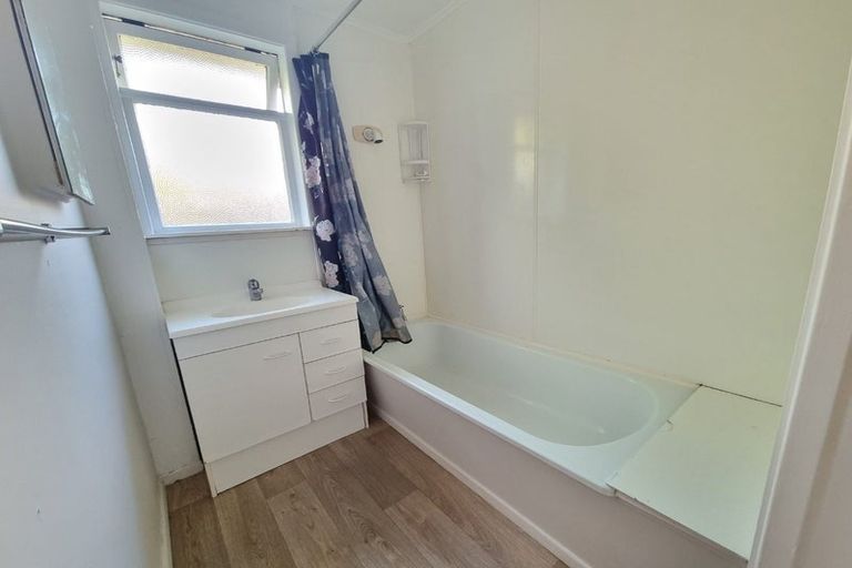 Photo of property in 8a Frederick Street, Tawa, Wellington, 5028