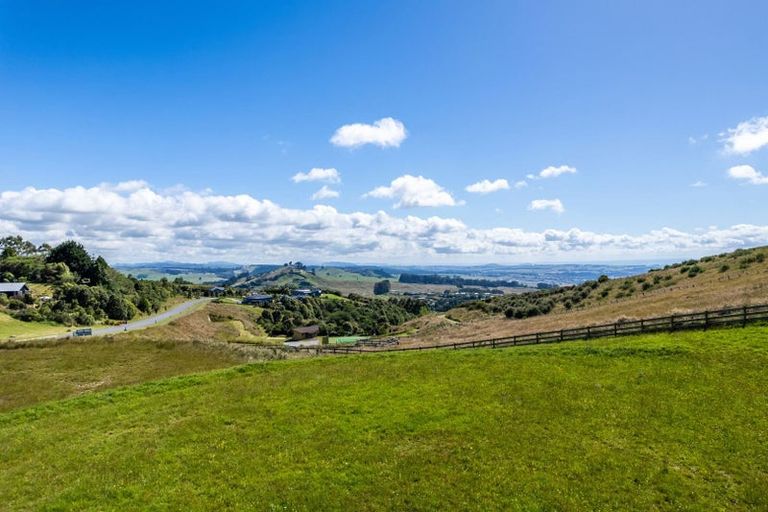 Photo of property in 3 Glendas Way, Acacia Bay, 3385