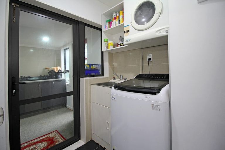 Photo of property in 12 Masters Place, Favona, Auckland, 2024